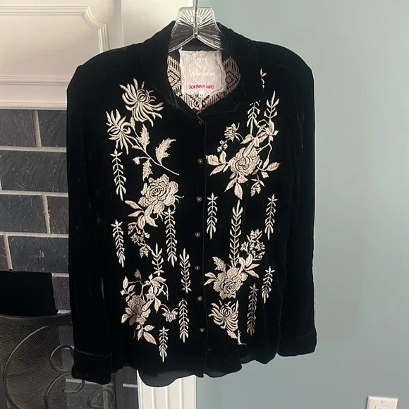 JOHNNY WAS Western Velvet Top - Picture 4 of 16